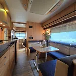 Rosenzauber Caravan Campeggio